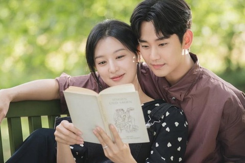 Kim So Hyun và Kim Ji Won đẹp đôi trong phim mới - Ảnh: tvN Kim So Hyun và Kim Ji Won đẹp đôi trong phim mới - Ảnh: tvN
