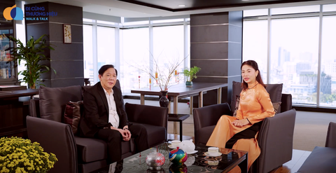 CEO Kido Trần Lệ Nguyên bật mí kinh nghiệm ‘bắt trend’, ‘chốt đơn’ với clip triệu view- Ảnh 1. CEO Trần Lệ Nguyên sẽ trò chuyện với bà Phan Bích Tâm - giám đốc quốc gia MMA Global tại Việt Nam trong tập 1 của Đi cùng thương hiệu: Walk and Talk mùa 2.