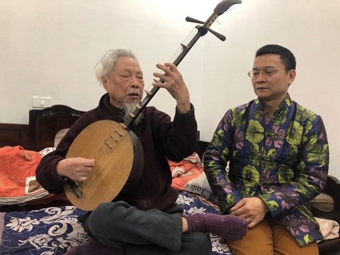 Nghệ nhân Hoàng Trọng Kha và nghệ nhân Trịnh Ngọc Minh - Ảnh: Nguyễn Quang Long cung cấp Nghệ nhân Hoàng Trọng Kha và nghệ nhân Trịnh Ngọc Minh - Ảnh: Nguyễn Quang Long cung cấp