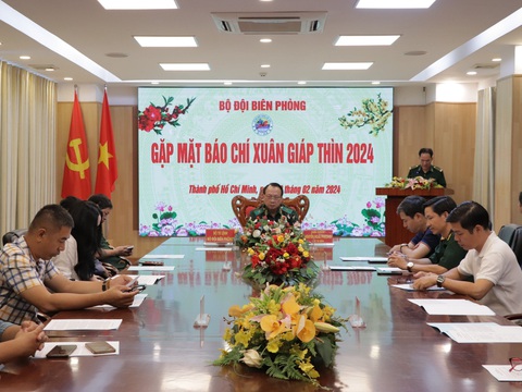 Đã có 388 trẻ em mồ côi, khó khăn được các đồn biên phòng nuôi dưỡng- Ảnh 1. Toàn cảnh buổi gặp mặt - Ảnh: CẨM NƯƠNG