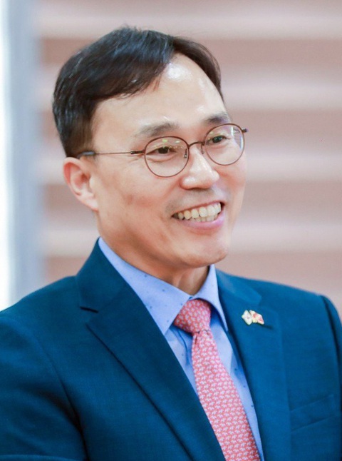 Đại sứ Hàn Quốc Choi Youngsam Đại sứ Hàn Quốc Choi Youngsam