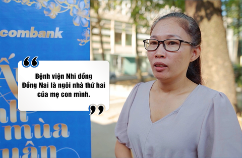 Sacombank mang hành trình 'Ấm tình mùa xuân' đến với cộng đồng- Ảnh 3. Chị Mộng Yến, ngụ Đồng Nai, là mẹ của một bệnh nhi mắc bệnh về huyết học hiếm gặp tại bệnh viện Nhi đồng Đồng Nai - - Ảnh: Sacombank