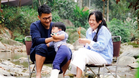 Tết này chọn vui trong bếp hay hạnh phúc với những chuyến đi?- Ảnh 1. Chọn vui trong gian bếp ấm cúng hay hạnh phúc cùng những chuyến đi, miễn là chị em phụ nữ luôn biết yêu thương bản thân để đón một cái Tết an vui - Ảnh minh họa: NGUYỄN HIỀN
