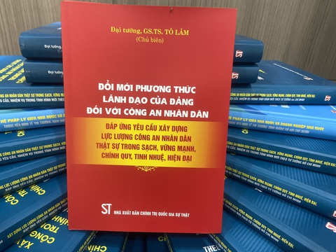 Cuốn sách do Đại tướng Tô Lâm chủ biên vừa ra mắt - Ảnh: T.ĐIỂU Cuốn sách do Đại tướng Tô Lâm chủ biên vừa ra mắt - Ảnh: T.ĐIỂU