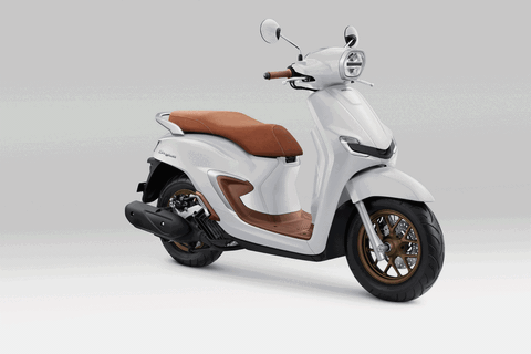 Xe tay ga mới Honda Stylo 160 ra mắt: Đe dọa cả Air Blade cùng nhà, giá quy đổi từ 42 triệu đồng- Ảnh 2. Honda Stylo 160 được phân phối với 2 phiên bản và 6 tùy chọn màu sắc gồm xanh lục Royal Green, trắng nhám Royal Matte White, đen nhám Royal Black Matte, đen Glam Black, be Glam Beige và đỏ Glam Red - Ảnh: Honda