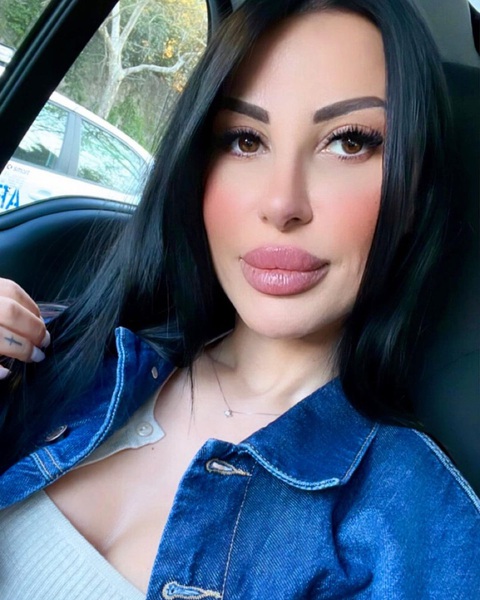 Thâm cung bí sử nhà Lamborghini- Ảnh 4. Borzone khẳng định chỉ muốn được thừa nhận - Ảnh: Instagram/Flavia Borzone