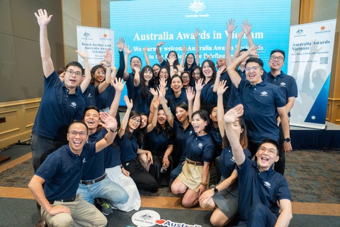 Cơ hội 'săn' Học bổng Chính phủ Australia bậc thạc sĩ, nhập học năm 2025- Ảnh 1. Các cá nhân nhận Học bổng Giải thưởng Australia Kỳ nhập học 2024. Ảnh: australiaawardsvietnam.org