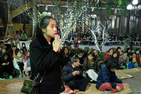 Lễ cầu an đầu năm ở chùa Phúc Khánh (Hà Nội) hiện nay đã diễn ra trật tự hơn trước rất nhiều - Ảnh: NAM TRẦN Lễ cầu an đầu năm ở chùa Phúc Khánh (Hà Nội) hiện nay đã diễn ra trật tự hơn trước rất nhiều - Ảnh: NAM TRẦN