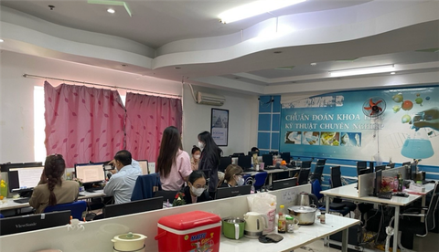 Sau phản ánh của Tuổi Trẻ, phát hiện công ty chuyên quảng cáo ‘láo’ có người Trung Quốc- Ảnh 1. Công ty TNHH quảng cáo Fruit đang tư vấn, quảng cáo trái phép về y tế bị Thanh tra Sở Y tế TP.HCM bắt quả tang - Ảnh: Thanh tra Sở Y tế TP.HCM cung cấp