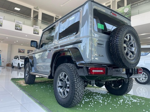 Chưa ra mắt, Suzuki Jimny có thể giao ngay trong tháng 2 nếu mua bản độ sẵn giá 999 triệu- Ảnh 10. Chưa ra mắt, Suzuki Jimny có thể giao ngay trong tháng 2 nếu mua bản độ sẵn giá 999 triệu- Ảnh 10.
