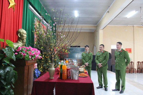 Lãnh đạo Cục Cảnh sát quản lý trại giam thăm trại giam Thanh Phong- Ảnh 3. Không khí đón Tết Giáp Thìn 2024 đã đến với trại giam Thanh Phong - Ảnh: Cục Quản lý trại giam, Bộ Công an cung cấp