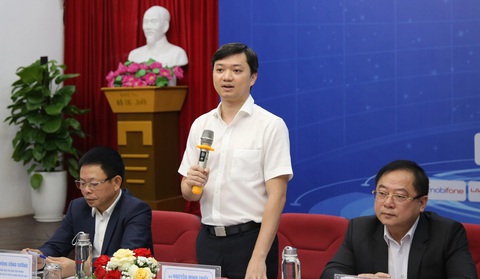 Đen Vâu vào danh sách 20 đề cử Gương mặt trẻ Việt Nam tiêu biểu năm 2023- Ảnh 1. Anh Nguyễn Minh Triết - bí thư Trung ương Đoàn, chủ tịch Trung ương Hội Sinh viên Việt Nam - chia sẻ tại họp báo công bố 20 đề cử tiêu biểu vào vòng bình chọn trực tuyến - Ảnh: LÂM HẢI