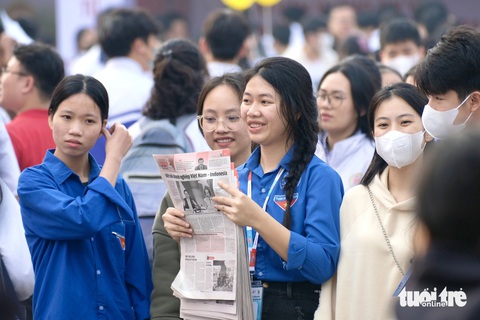 Trường đại học Sư phạm Hà Nội được đào tạo thêm 2 ngành sư phạm mới- Ảnh 1. Học sinh tham gia chương trình tư vấn tuyển sinh - hướng nghiệp năm 2024 do báo Tuổi Trẻ phối hợp với các đơn vị tổ chức - Ảnh: NGUYÊN BẢO