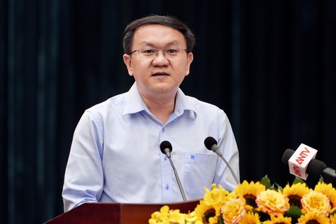 TP.HCM chi gần 1.300 tỉ đồng chăm lo Tết; người dân mong xem lại việc cho đốt pháo hoa- Ảnh 2. Giám đốc Sở Thông tin và Truyền thông TP.HCM Lâm Đình Thắng phát biểu - Ảnh: HỮU HẠNH