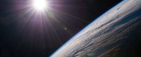 Trái đất và Mặt trời - Ảnh: NASA Trái đất và Mặt trời - Ảnh: NASA