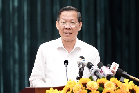 Bí thư Nguyễn Văn Nên: 'Bà con ăn Tết có gì vui, không ổn đều gửi tin, hình cho tôi'- Ảnh 2. Chủ tịch UBND TP.HCM Phan Văn Mãi triển khai nhiệm vụ sau Tết - Ảnh: HỮU HẠNH