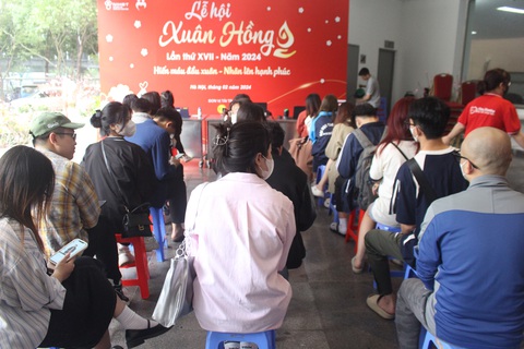 Dự kiến, mỗi ngày Lễ hội Xuân hồng sẽ tiếp nhận 800 - 1.000 đơn vị máu - Ảnh: DƯƠNG LIỄU Dự kiến, mỗi ngày Lễ hội Xuân hồng sẽ tiếp nhận 800 - 1.000 đơn vị máu - Ảnh: DƯƠNG LIỄU