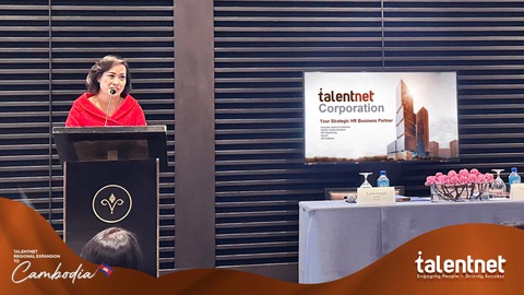 Talentnet Corporation đồng hành cùng doanh nghiệp Việt vươn ra thế giới- Ảnh 1. Bà Tiêu Yến Trinh cùng đội ngũ nhân viên Talentnet tổ chức hội thảo về lương - thưởng tại Campuchia năm 2023