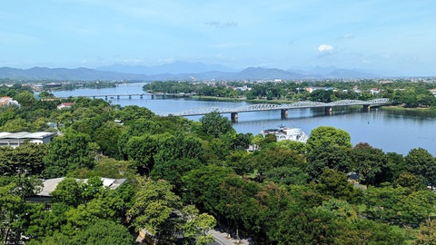 Tin tức sáng 21-2: Phê duyệt xây đường ven biển Trà Vinh; Nắng nóng làm mất mùa sầu riêng, cà phê- Ảnh 1. Tỉnh Thừa Thiên Huế sẽ lấy ý kiến người dân về đề án thành lập thành phố trực thuộc trung ương - Ảnh: NHẬT LINH