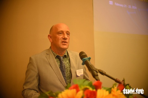 Ông Adrian Athique - phó giáo sư, Đại học Queensland, Australia, trưởng ban tổ chức hội phát biểu tại hội nghị - Ảnh: LÂM THIÊN Ông Adrian Athique - Ảnh: LÂM THIÊN