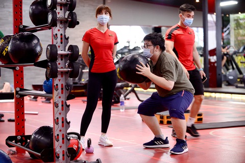 Các bạn trẻ tại phòng tập gym - Ảnh: Q.ĐỊNH Các bạn trẻ tại phòng tập gym - Ảnh: Q.ĐỊNH