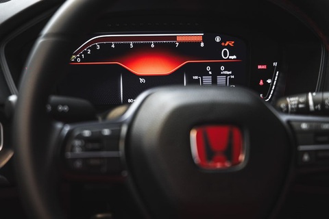 Chủ xe Honda Civic Type R biển ngũ quý 1: 'Xe phổ thông nhưng lái hay hơn xe sang'- Ảnh 7. Chủ xe Honda Civic Type R biển ngũ quý 1: 'Xe phổ thông nhưng lái hay hơn xe sang'- Ảnh 7.