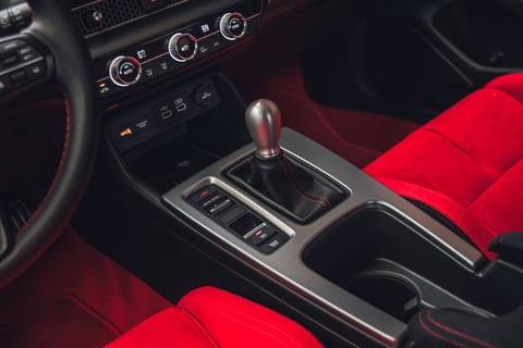 Chủ xe Honda Civic Type R biển ngũ quý 1: 'Xe phổ thông nhưng lái hay hơn xe sang'- Ảnh 6. Chủ xe Honda Civic Type R biển ngũ quý 1: 'Xe phổ thông nhưng lái hay hơn xe sang'- Ảnh 6.