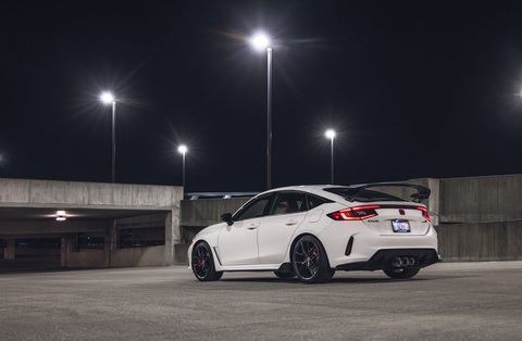 Chủ xe Honda Civic Type R biển ngũ quý 1: 'Xe phổ thông nhưng lái hay hơn xe sang'- Ảnh 4. Chủ xe Honda Civic Type R biển ngũ quý 1: 'Xe phổ thông nhưng lái hay hơn xe sang'- Ảnh 4.