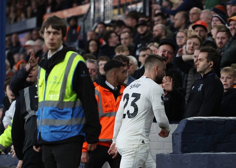 Tin tức thể thao sáng 22-2: Liverpool thắng đậm Luton- Ảnh 3. Luke Shaw nghỉ hết mùa vì tái phát chấn thương - Ảnh: REUTERS