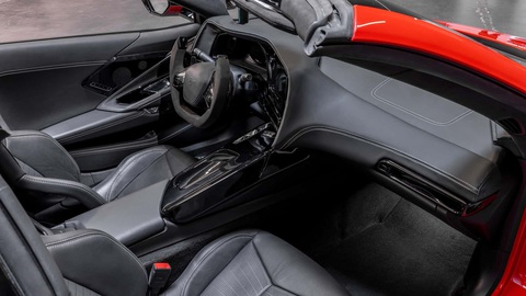 Siêu xe Rezvani Beast gắn trang bị của xe quân sự, giá gần 15 tỉ- Ảnh 3. Nội thất Rezvani Beast lấy cảm hứng từ khoang lái máy bay. Vô lăng và táp lô ôm trọn lấy vị trí người lái - Ảnh: Rezvani