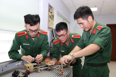 Học viện Kỹ thuật quân sự tăng chỉ tiêu, dự kiến đào tạo kỹ sư dân sự- Ảnh 1. Năm 2024, Học viện Kỹ thuật quân sự dự kiến đào tạo kỹ sư dân sự - Ảnh: MTA