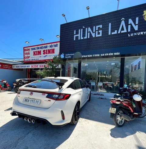 Chủ xe Honda Civic Type R biển ngũ quý 1: 'Xe phổ thông nhưng lái hay hơn xe sang'- Ảnh 1. Chiếc Honda Civic Type R gắn biển số ngũ quý 1 của anh Lân - Ảnh: NVCC