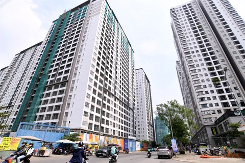Sớm hóa giải câu hỏi: Nhiều chuyên gia và lãnh đạo các ngân hàng cho rằng các cơ quan chức năng cần sớm gỡ vướng pháp lý tại các dự án nhằm góp phần khơi thông vốn tín dụng - Ảnh: QUANG ĐỊNH