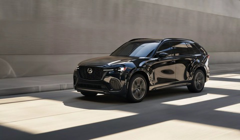 Mazda CX-70 nhỏ nhưng đắt hơn đàn anh CX-90, hãng lên tiếng giải thích- Ảnh 2. Việc Mazda bán 2 xe giống nhau 99% ở cùng một thị trường đã khó hiểu, việc họ cho CX-70 (ảnh) nhỏ hơn có giá cao hơn còn khó hiểu hơn - Ảnh: Mazda