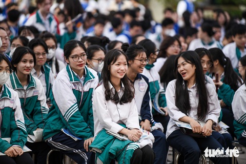 Trường đại học Công nghệ mở ngành mới thiết kế công nghiệp và đồ họa- Ảnh 1. Học sinh tham dự chương trình tư vấn tuyển sinh - hướng nghiệp năm 2024 do báo Tuổi Trẻ phối hợp với các đơn vị tổ chức - Ảnh: NAM TRẦN