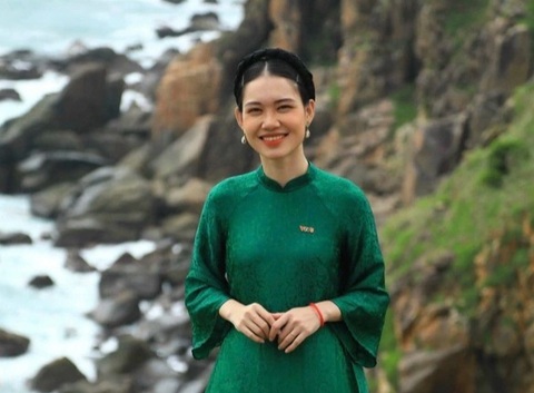 MC Đào Xuyên dẫn chương trình MC Đào Xuyên dẫn chương trình