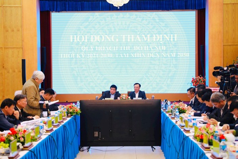 Bí thư Thành ủy Hà Nội: Trục sông Hồng là trung tâm phát triển của thủ đô- Ảnh 1. Toàn cảnh phiên họp thẩm định quy hoạch thủ đô Hà Nội thời kỳ 2021 - 2030, tầm nhìn đến năm 2050 - Ảnh: Thành ủy Hà Nội