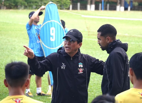 Vòng 10 V-League 2023-2024: Dậy sóng ở đáy bảng- Ảnh 1. HLV Vũ Tiến Thành sẽ giúp Hoàng Anh Gia Lai vượt qua Quảng Nam? - Ảnh: HAGL FC