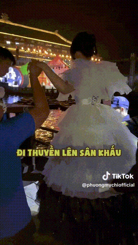 Phương Mỹ Chi lần đầu trải nghiệm phương tiện đặc biệt để chạy show- Ảnh 2. Giọng ca trẻ tiết lộ trải nghiệm đặc biệt, đi thuyền ra sân khấu