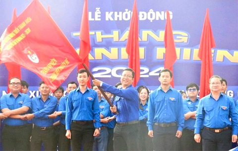 Hành động để thêm yêu thành phố mang tên Bác- Ảnh 4. Cần Thơ ra mắt 6 đội hình chuyên thực hiện các nội dung trong Tháng thanh niên 2024 - Ảnh: Q.T.