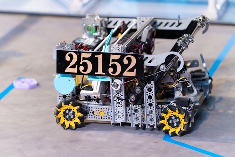 Chú robot đã mang về chiến thắng cho đội FPT3Danang Chú robot đã mang về chiến thắng cho đội FPT3DN.Robotown - Ảnh: BTC