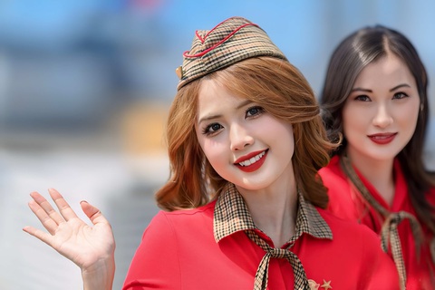 Tiếp viên hàng không Vietjet nổi bật tại Triển lãm hàng không Singapore Airshow- Ảnh 5. Đội ngũ tiếp viên hàng không Vietjet luôn tự hào với sứ mệnh mang cơ hội bay tới tất cả mọi người