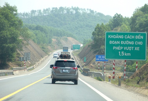 Chuẩn hóa cao tốc: Kỳ vọng lớn với ngành giao thông- Ảnh 3. Cao tốc Sơn La - Cam Lộ kết nối Quảng Trị - Thừa Thiên Huế - Ảnh: TRƯỜNG TRUNG