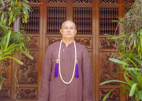 Đầu xuân nói chuyện đi chùa: Lễ vật không quan trọng vơi đầy- Ảnh 2. Thượng tọa Thích Giác Dũng - Ảnh: NukiA