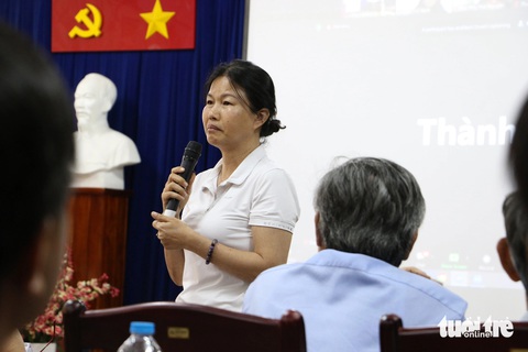 Nếu con không may khuyết tật, cha mẹ sẽ không đầu hàng số phận- Ảnh 4. Phụ huynh chia sẻ tại hội thảo "Con ơi! Ba mẹ thương con lắm!" sáng 25-2 - Ảnh: BÌNH MINH