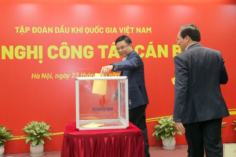 PVN tổ chức hội nghị công tác cán bộ - Ảnh: H.ANH