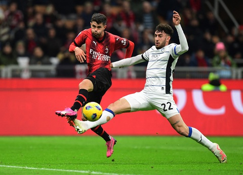 Tin tức thể thao sáng 26-2: Modric tỏa sáng giúp Real Madrid hạ Sevilla- Ảnh 3. AC Milan (áo đỏ) nối dài chuỗi phong độ gây thất vọng - Ảnh: REUTERS