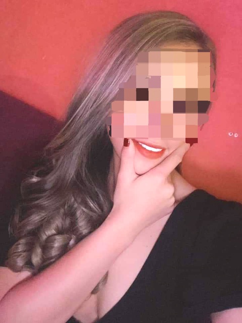 Đào nhậu - Những cô gái mua vui cuộc say - Kỳ 4: Đường trượt dài sa ngã của một đào nhậu- Ảnh 1. Kim Ngân thời còn sang chảnh ở các quán xá khu Nam Sài Gòn - Ảnh: M.T.