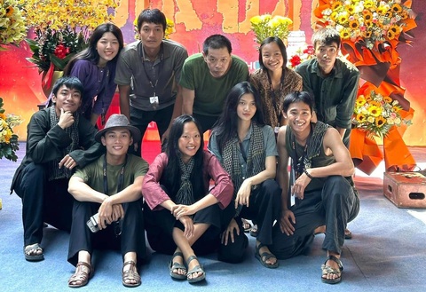 Diễn viên Quang Tuấn chia sẻ ảnh cùng dàn diễn viên phim Địa đạo - Ảnh: Facebook Quang Tuấn Diễn viên Quang Tuấn chia sẻ ảnh cùng dàn diễn viên phim Địa đạo - Ảnh: Facebook Quang Tuấn