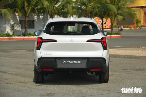 Chi tiết Mitsubishi Xforce tiêu chuẩn giá 620 triệu đồng: Vẫn đủ dùng, cạnh tranh Seltos, Creta- Ảnh 6. Khả năng vận hành của Mitsubishi Xforce GLX tương tự các phiên bản cao cấp khi sử dụng chung động cơ MIVEC 1.5L, 4 xi lanh, công suất 105 PS và mô-men xoắn 141Nm. Hộp số tự động vô cấp CVT và hệ dẫn động cầu trước. Bản này cũng được trang bị công nghệ kiểm soát vào cua chủ động (AYC) giúp xe ổn định khi vào cua hay đánh lái gấp